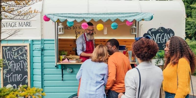 Veicoli street food: tipologie, vantaggi e svantaggi per il proprio business