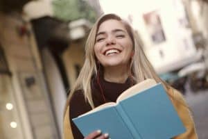 L'impatto dell'ASMR, il fenomeno dei social media che aumenta la capacità di concentrazione