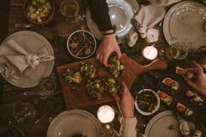 Come organizzare una cena rustica perfetta